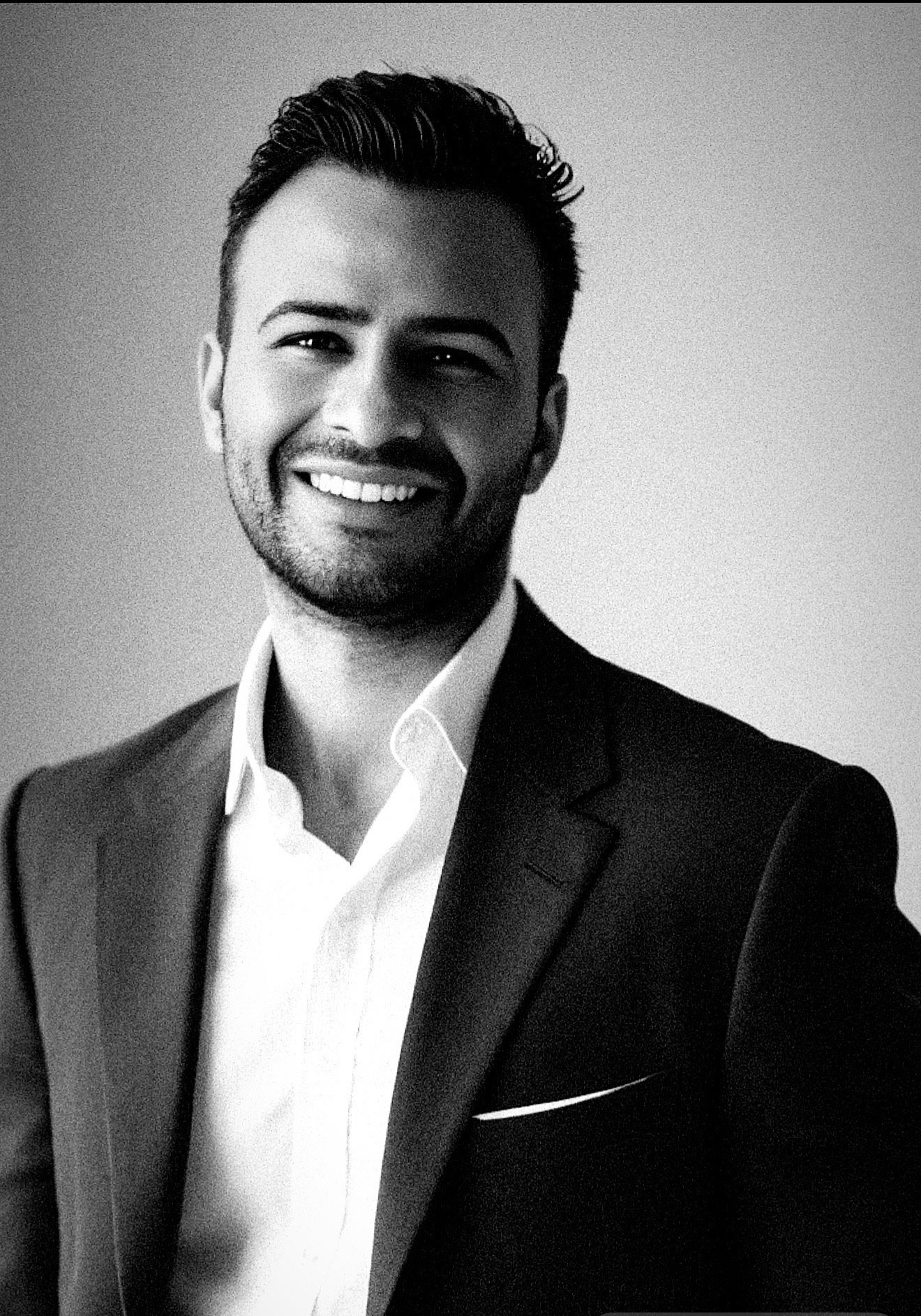 Varinder Kumar, founder of Velzyx AI